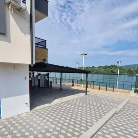 Prenociste Silver Lux Srebrno Jezero 11