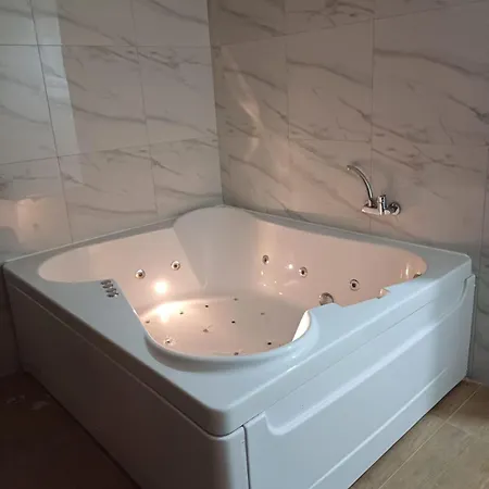 Prenociste Silver Lux Srebrno Jezero 11 Veliko Gradiste